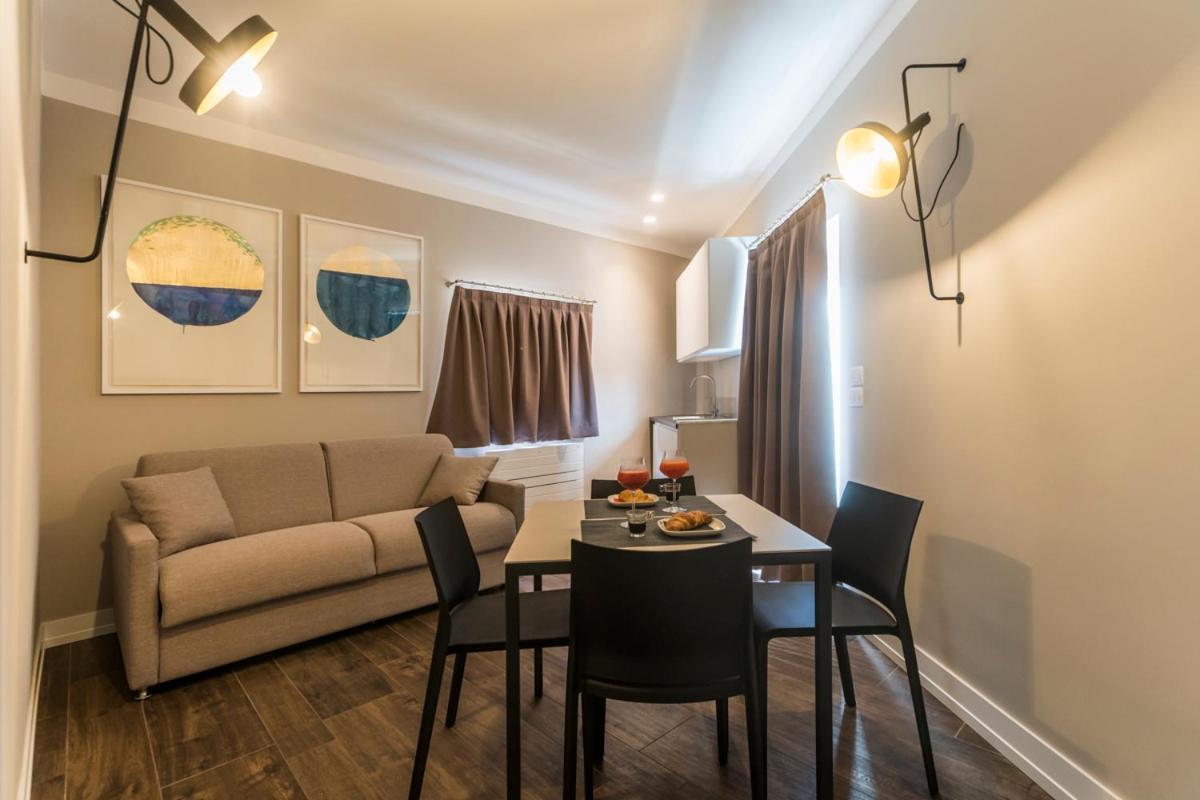 Residenza Trinita Maggiore Наполи Екстериор снимка